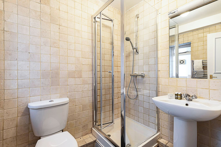 Bathroom 3, Stylish Flat In Vibrant Shoreditch, London