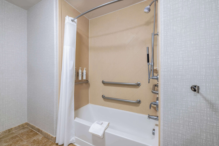 Bathroom 5, Hampton Inn & Suites Brenham, Washington