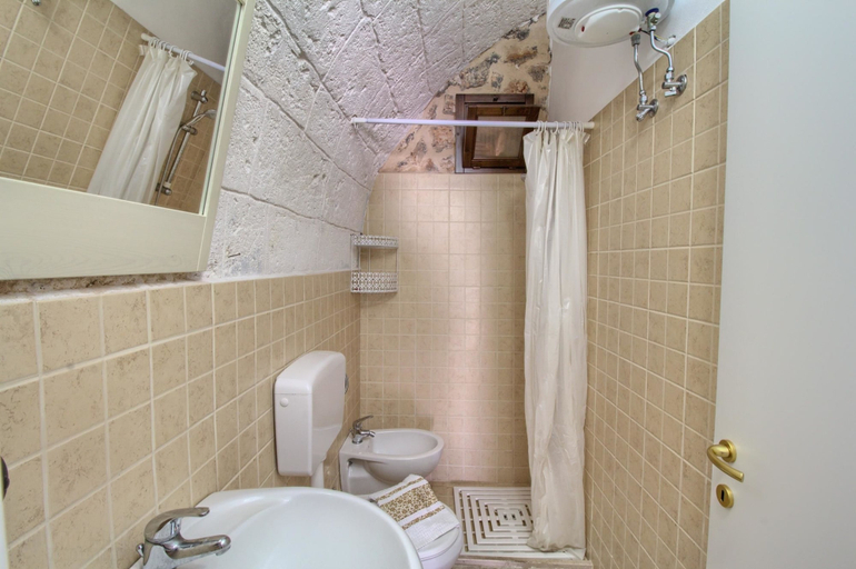Bathroom, Maggiore Beach Trulli, Lecce