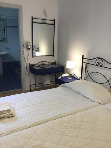 Bedroom 3, Hotel Lignos, South Aegean