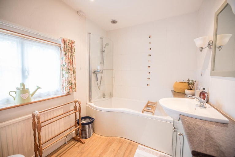 Bathroom 4, 46 Ivy Cottage, Suffolk