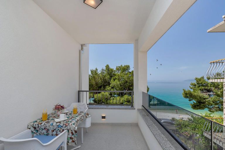 Balcony/terrace 4, Central Beach Apartments, Tučepi