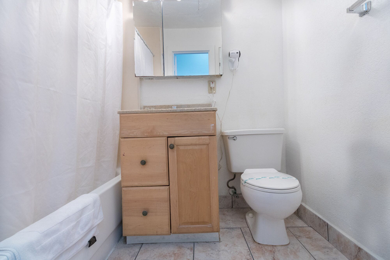 Bathroom, 760 Ocean View Hollywood Beach, Broward