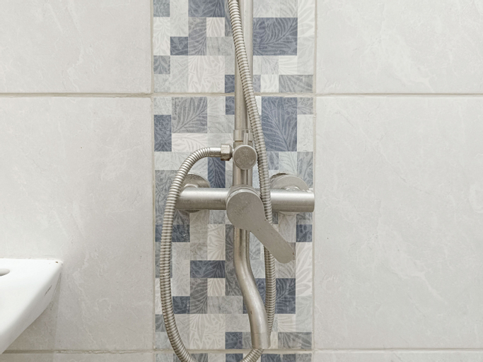 Bathroom 13
