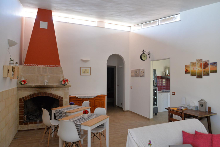 Others 5, B&B Lara Santola, Bari