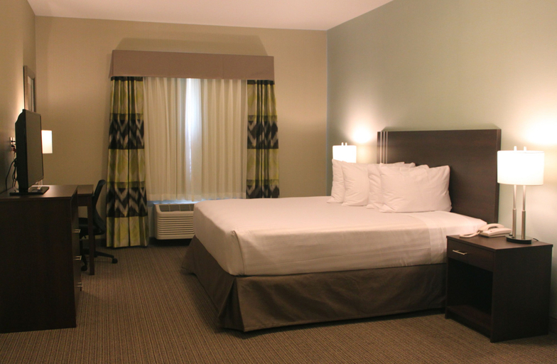 Bedroom 3, Meridian Inn & Suites Lloydminster, Division No. 10