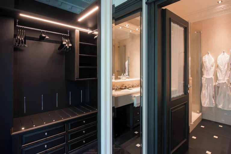 Bathroom 4