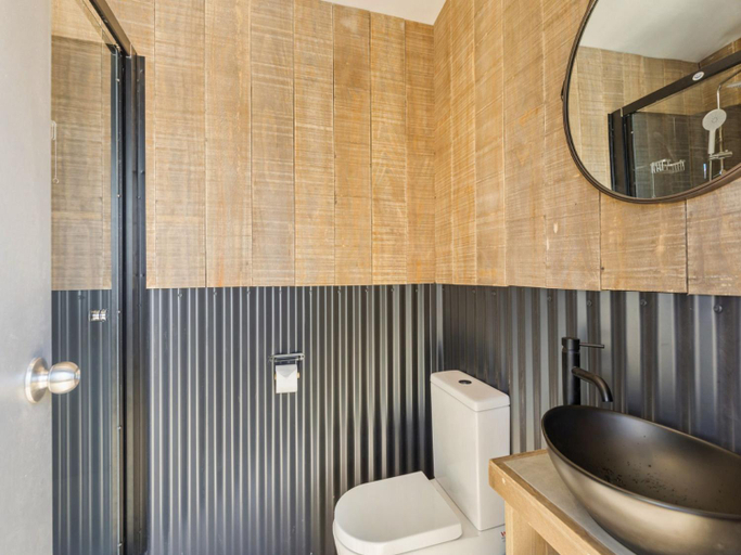 Bathroom 2, Big4 Bendigo Marong Holiday Park, Gr. Bendigo - Pt B