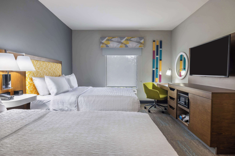 Bedroom 4, Hampton Inn & Suites Brenham, Washington