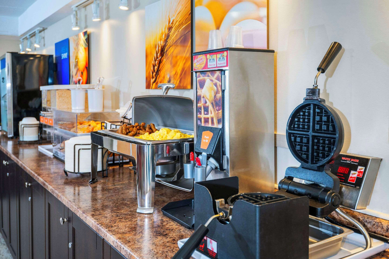 Food & Drinks 5, Comfort Inn Midland, Simcoe