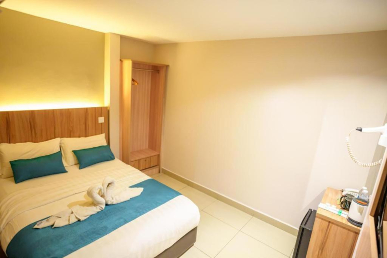 Bedroom 2, Alaxis Hotel, Kuala Lumpur