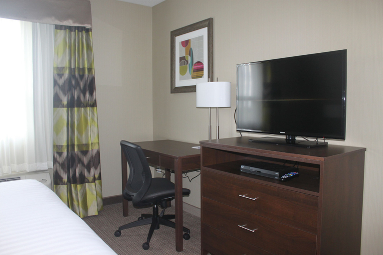 Bedroom 3, Meridian Inn & Suites Lloydminster, Division No. 10