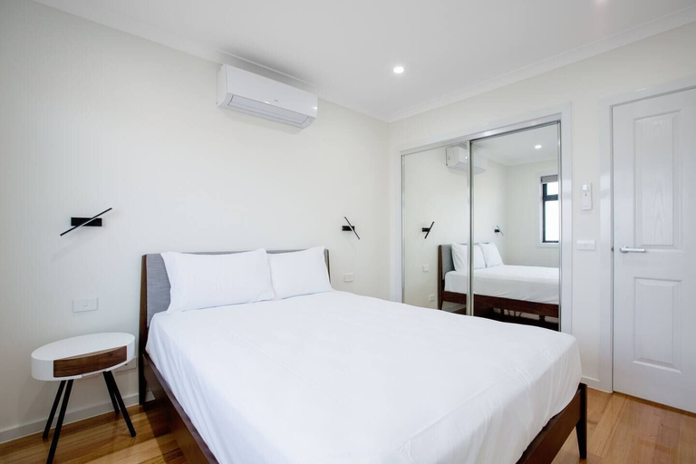 Bedroom 3, Impressive & Spacious new Townhouse@preston, Melbourne