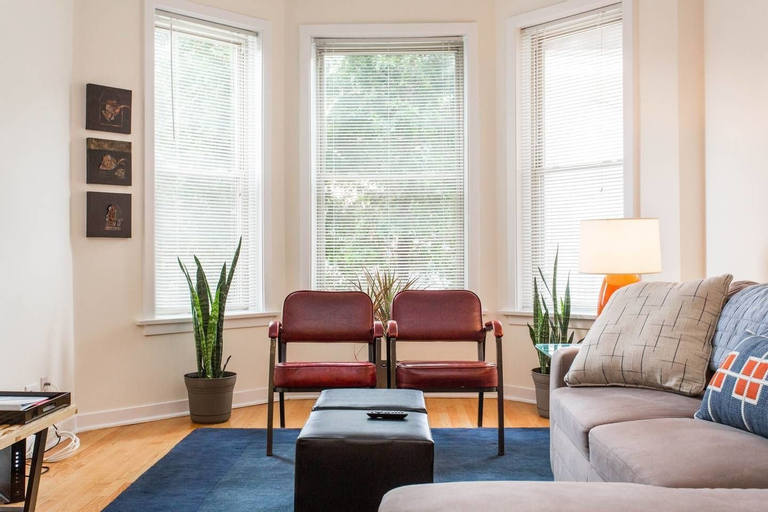 Abcs of Home - Artsy, Bright, and Comfortable, Cook