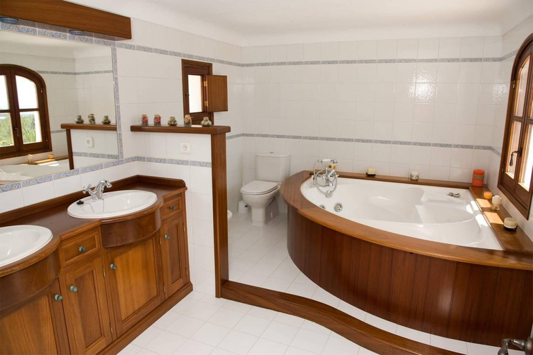 Bathroom, Villa Maderus, op een Heuvel Midden in de Natuur, Baleares