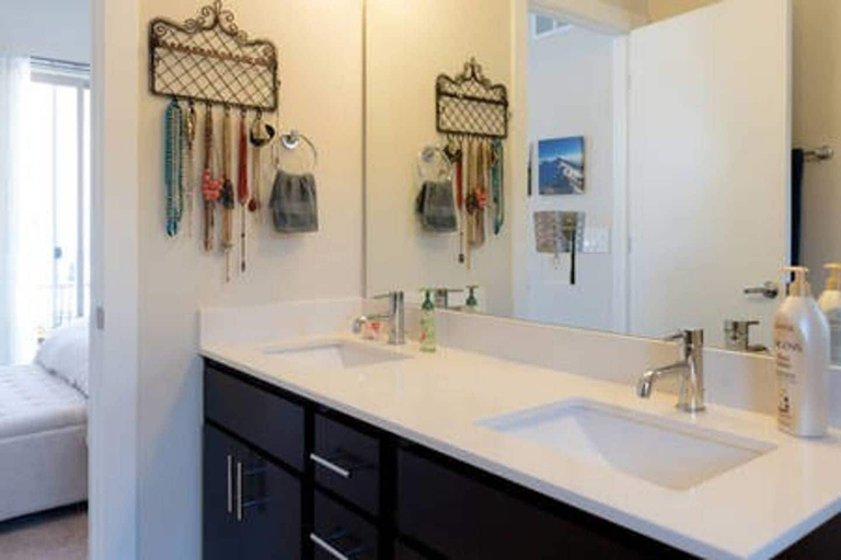Bathroom 4, The Mile High Townhome Walk to the Stadium, Denver
