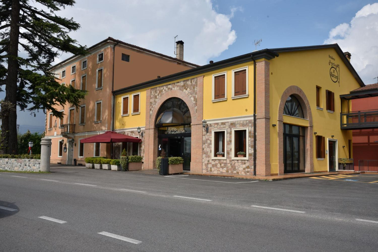 Others 3, Residence Al Barcon, Vicenza