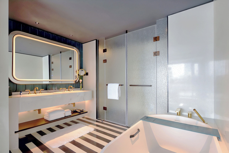 Bathroom 5, Sofitel Shanghai North Bund, Shanghai