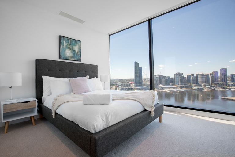 Bedroom 2, Central Melbourne 2br2bt APT on Collins St+parking, Melbourne