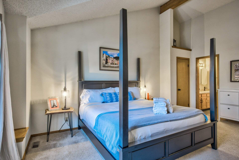 Bedroom 3, 4BR Spacious & Comfortable Mid-term & Corporate Rental, El Paso