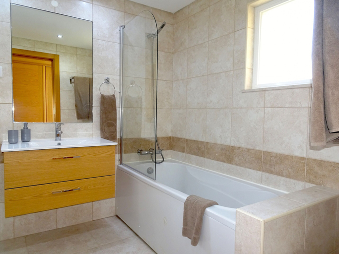 Bathroom 3, Victoria Garden CIP, Loulé