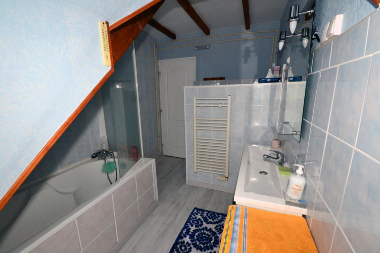 Bathroom 7