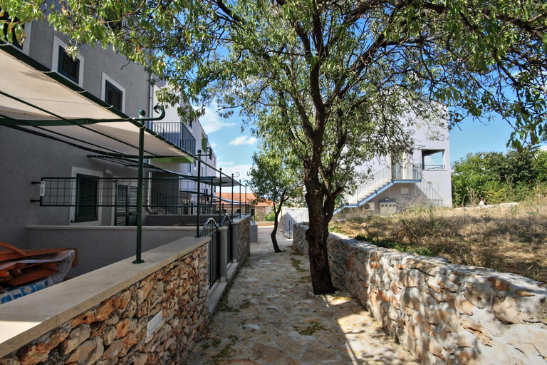 Others 5, Apartments Kala mendula, Sutivan