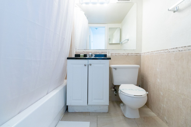 Bathroom, 784 Ocean View Hollywood Beach, Broward