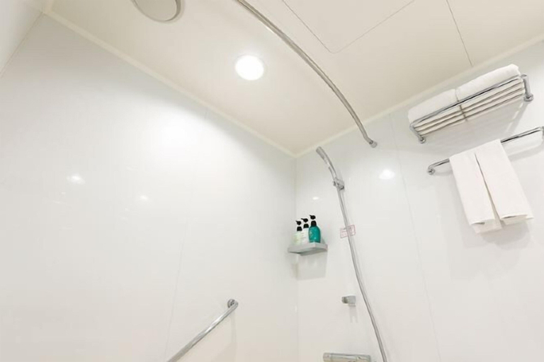 Bathroom 17