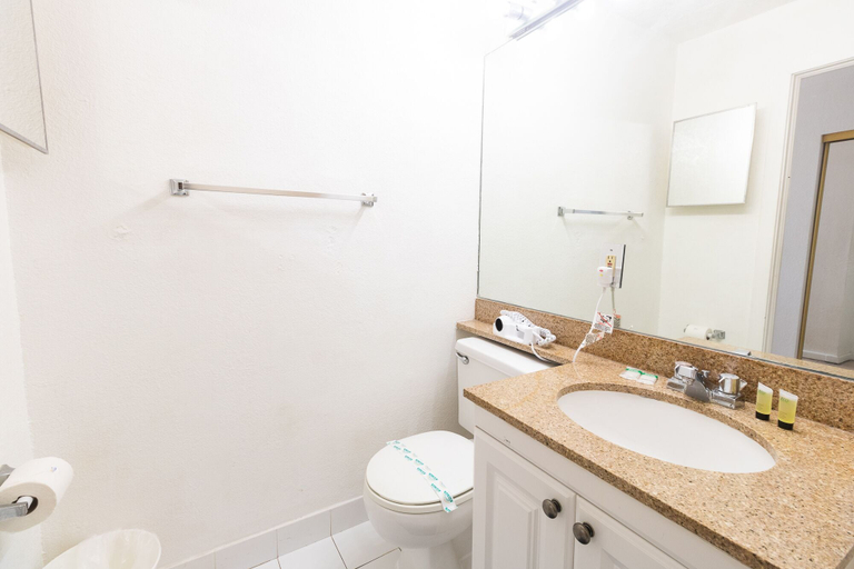 Bathroom 3, 770 Ocean View Hollywood, Broward