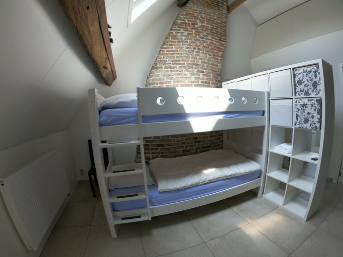 Bedroom 2, Cense de Lalouette, Hainaut