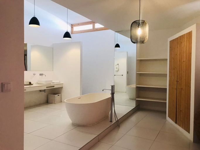 Bathroom 3, Mansa Marina Hotel