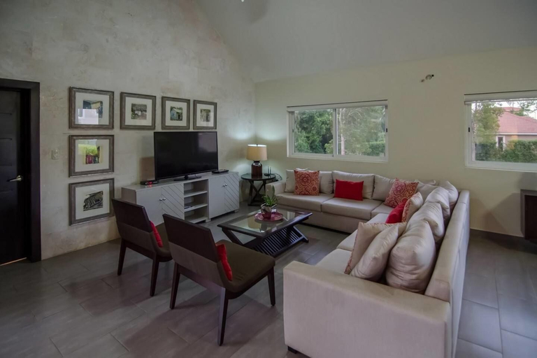 Others 5, Villa Equipped With an Infinity Edged Pool in Gated Community, Sosua