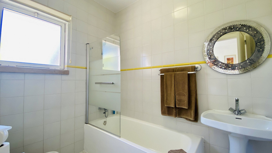 Bathroom 4, Seventies CIP, Loulé
