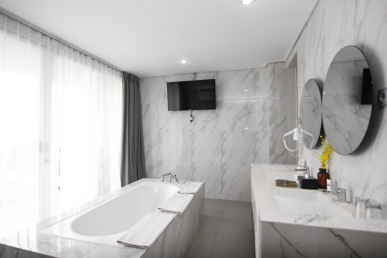 Bathroom 6