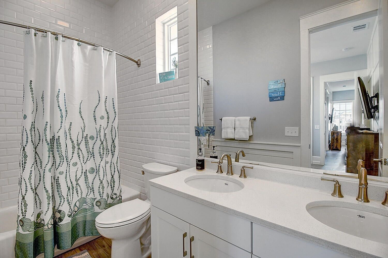Bathroom 4, Seaside TC 10301, Nueces