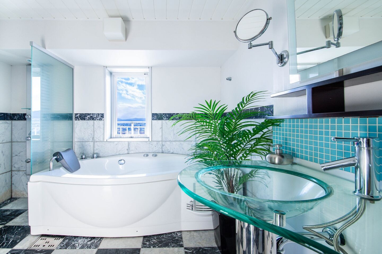 Bathroom 3, METEOR SHOWER, Sapporo