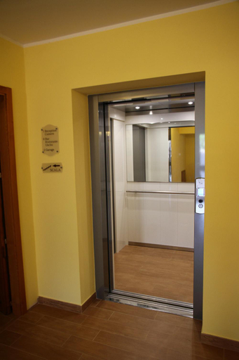 Others 3, Monte San Giovanni-Nebrodi Rooms, Messina