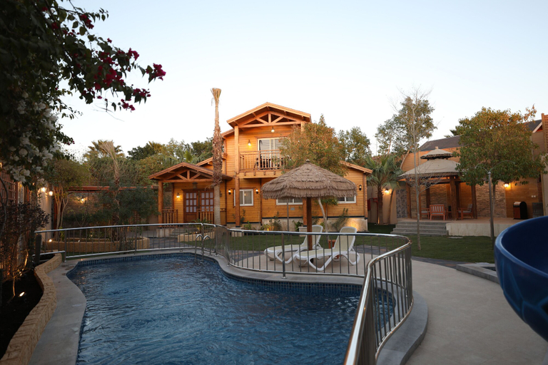 Exterior & Views
