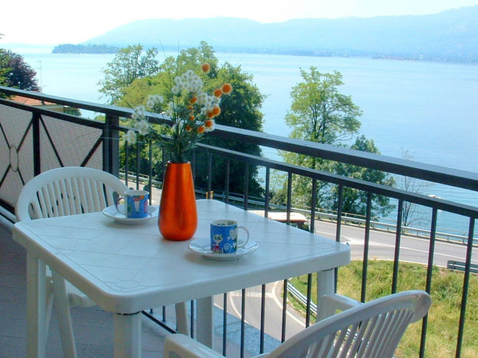 Others 2, Apartment in Residence on Lake Maggiore near Beach, Verbano-Cusio-Ossola