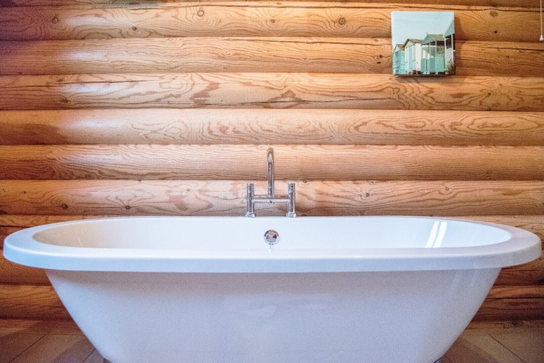 Bathroom 3, Willow Lodge With Hot Tub, Kingfishers, Suffolk