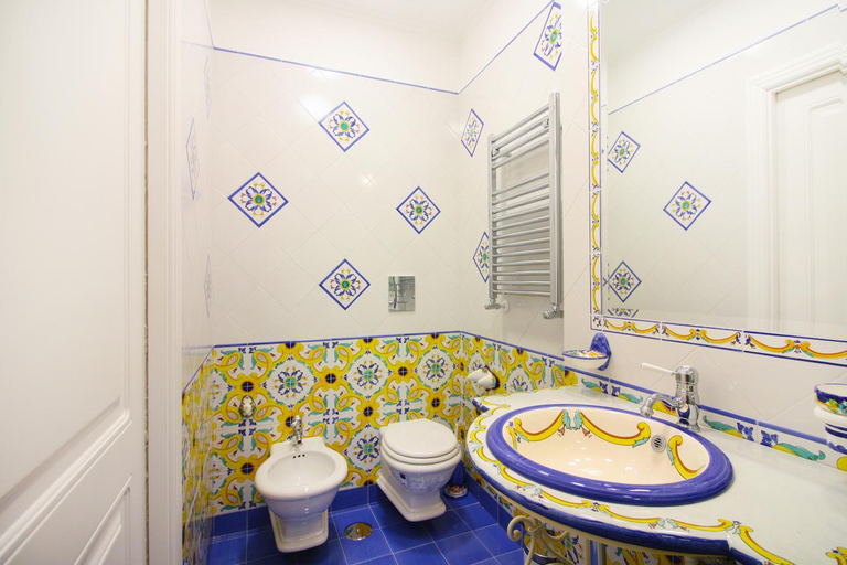 Bathroom 2, La Corte dei Borboni by Dimorra, Napoli