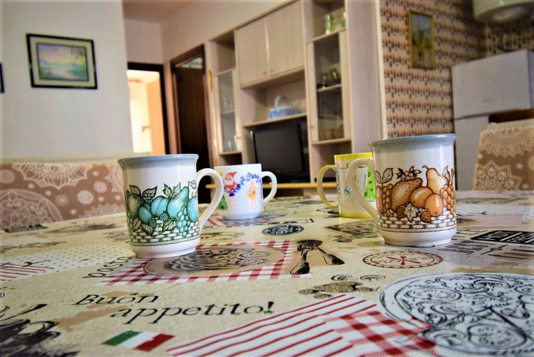 Food & Drinks 5, 034 Retro Beach House - Alicante Real Estate, Alicante