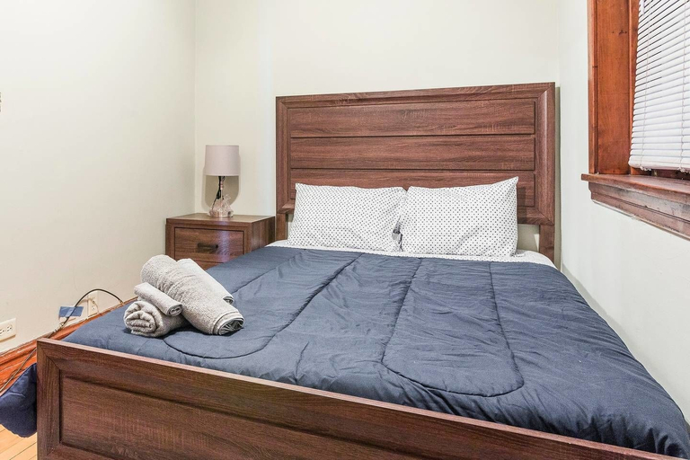 Bedroom 2, Vintage Uki Village Charmer, Quiet & Cozy 2 BDR, Cook