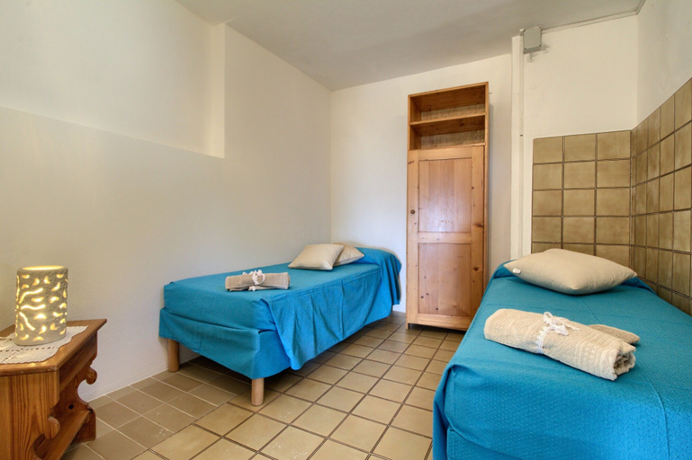 Bedroom 3, Trullo Ulivo Pool Complex, Lecce