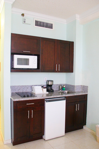 Others 4, Hollywood Beach Resort - Renovated Large Studio, Broward