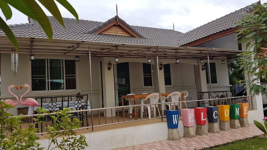 Exterior & Views 2, Nuch's Apple Guest House, Si Bun Ruang