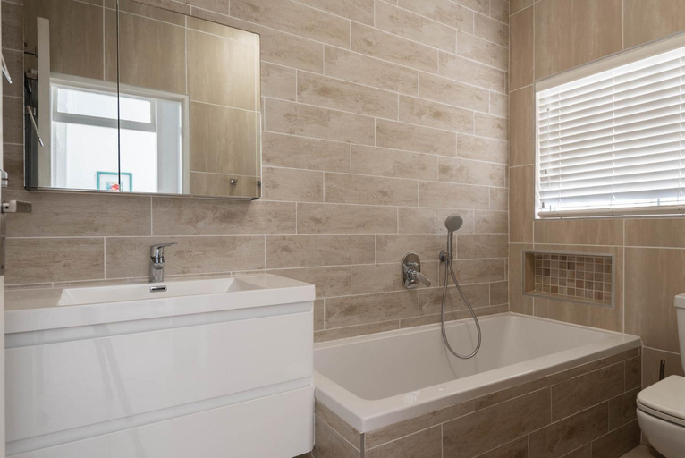 Bathroom 3, Simbalina 7, iLembe