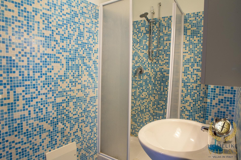 Bathroom, Villa Petrarvella, Perugia