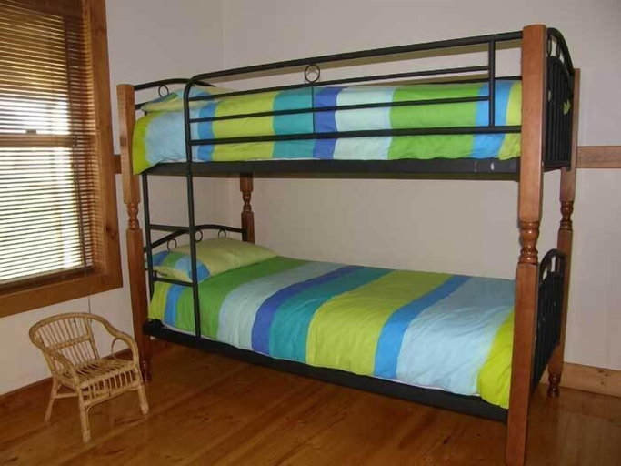 Bedroom 5, Beachport Retreat Holiday House, Wattle Range - West